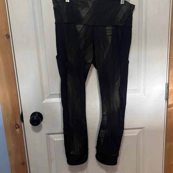 3/$20 lululemon size medium black and dark green leggings - Picture 1 of 4